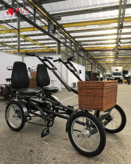 De 4-wieler Quattro Duo Comfort is een stabiele en comfortabele duofiets met elektrische ondersteuning. Je fietst zoals op een normale fiets, met het stuur recht voor je en een ontspannen trapbeweging.

Dankzij de luxe zittingen, armleuningen en veiligheidsgordel voor de bijrijder is comfort en veiligheid gegarandeerd. Met dubbele accu, elektrische ondersteuning en een parkeerrem is deze fiets stabiel, veilig en super gebruiksvriendelijk. Fietsen als op een normale fiets, maar dan met extra comfort en controle.

Ook samen de weg op om te fietsen? 🌤️🚲 Lees meer via alsopdeweg.nl/hulpmiddelen-4wieler-quattro-duo-comfort/ 

#StopALS #ALShulpmiddelen #ALSopdeweg #Hulpmiddelen