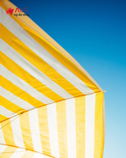 De zomervakantie gaat van start! 🌴☀️Hopelijk staan er veel mooie momenten buiten de deur op de planning. Een dagje weg, genieten van de natuur, samen herinneringen maken of gewoon lekker ontspannen in de zon… de zomer is er om van te genieten.Bij Stichting ALS op de weg willen we iedereen een hele fijne zomervakantie wensen!En voor iedereen die met ALS te maken heeft: we hopen dat deze zomer gevuld mag zijn met bijzondere momenten en waardevolle herinneringen. ❤️#Zomer #Zomervakantie #ALSopdeweg