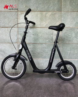 Er zijn er weer een paar beschikbaar! Met de NRG Bike loopfiets wordt je lichaamsgewicht gedragen door het zadel in plaats van door je benen. Daardoor kun je met je benen bijna weerstandsloos vooruit bewegen en met dezelfde energie een grotere afstand afleggen.🚲De NRG Bike heeft een zeer lage instap, een lichtgewicht aluminium frame van slechts 8 kg en een verstelbaar stuur en zadel. Ideaal voor wie graag zelfstandig in beweging blijft en net wat verder wil kunnen komen.Benieuwd of deze loopfiets iets voor jou is? Bekijk de specificaties en mogelijkheden via: alsopdeweg.nl/hulpmiddelen-nrg-bike-loopfiets/#StichtingALSopdeweg #NRGBike #Loopfiets #Hulpmiddelen #StopALS