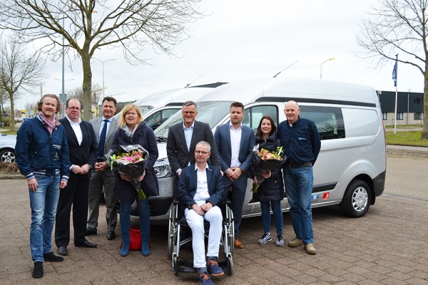 Stichting ALSopdeweg!- Aflevering Ford Transit Custom 23 maart 2016