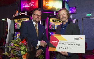 Stichting ALSopdeweg!-uitreiking Cheque Holland Casino Zandvoort april 2016