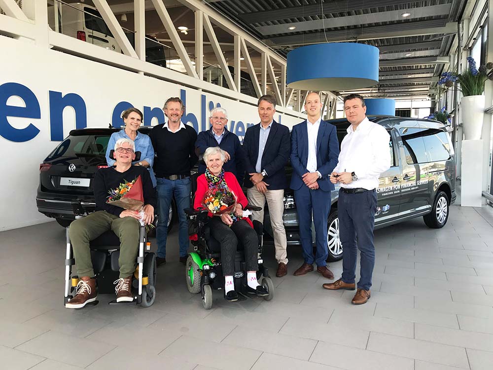 Stichting ALS op de weg is in Amersfoort bij aflevering Volkswagen Caddy