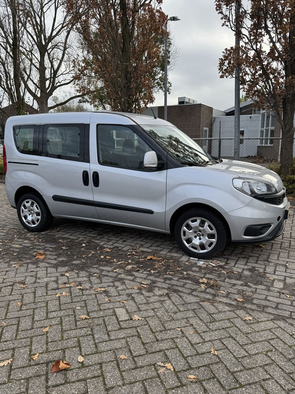 Fiat Doblo_06 Fiat Doblo rechtsvoor