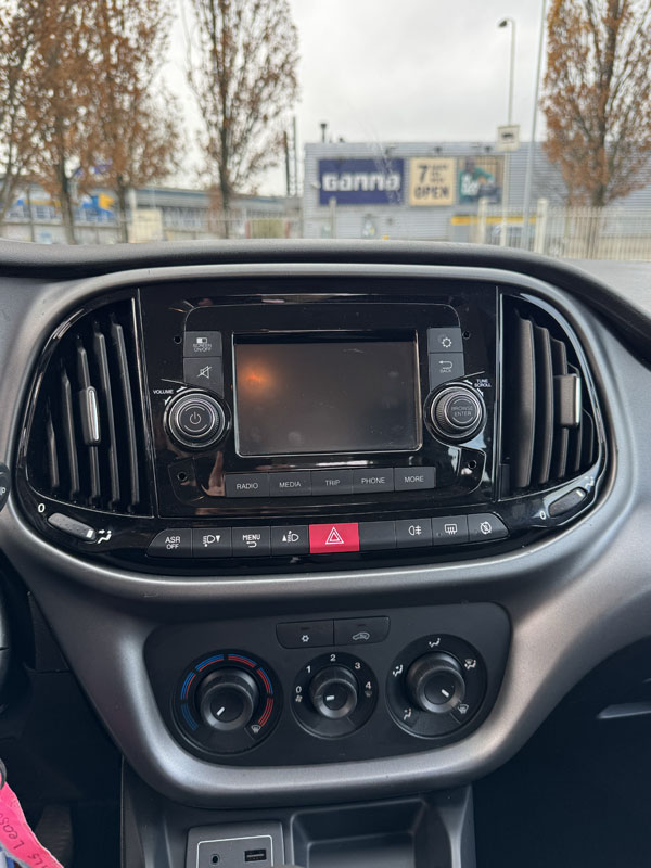 Fiat Doblo_12 Fiat Doblo interier